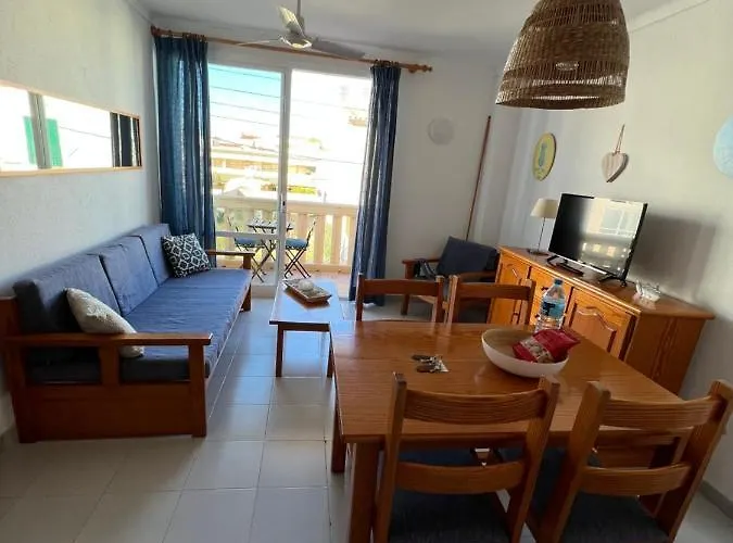 Apartamentos Ca\'N Vidal